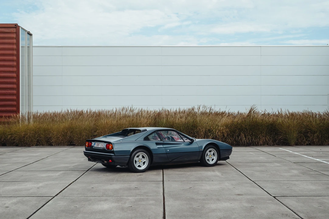 1986 Ferrari 328 GTB - Image 2 of 31