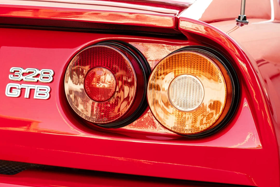 1986 Ferrari 328 GTB - Image 19 of 31
