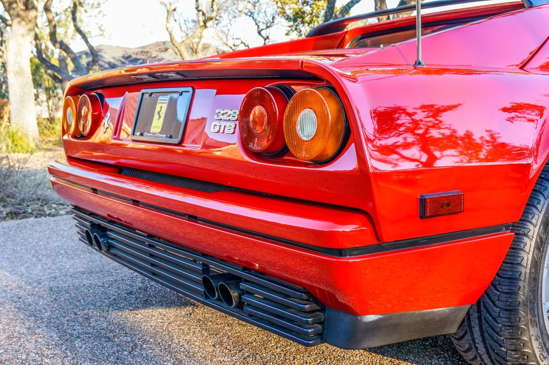 1986 Ferrari 328 GTB - Image 27 of 31