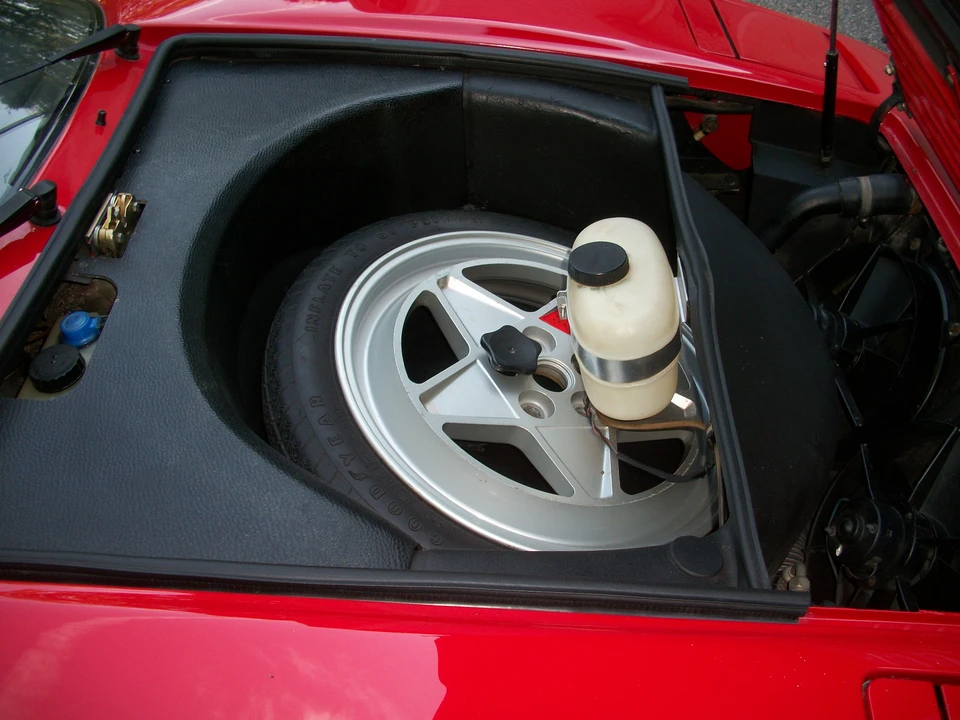 1986 Ferrari 328 GTS - Image 14 of 24
