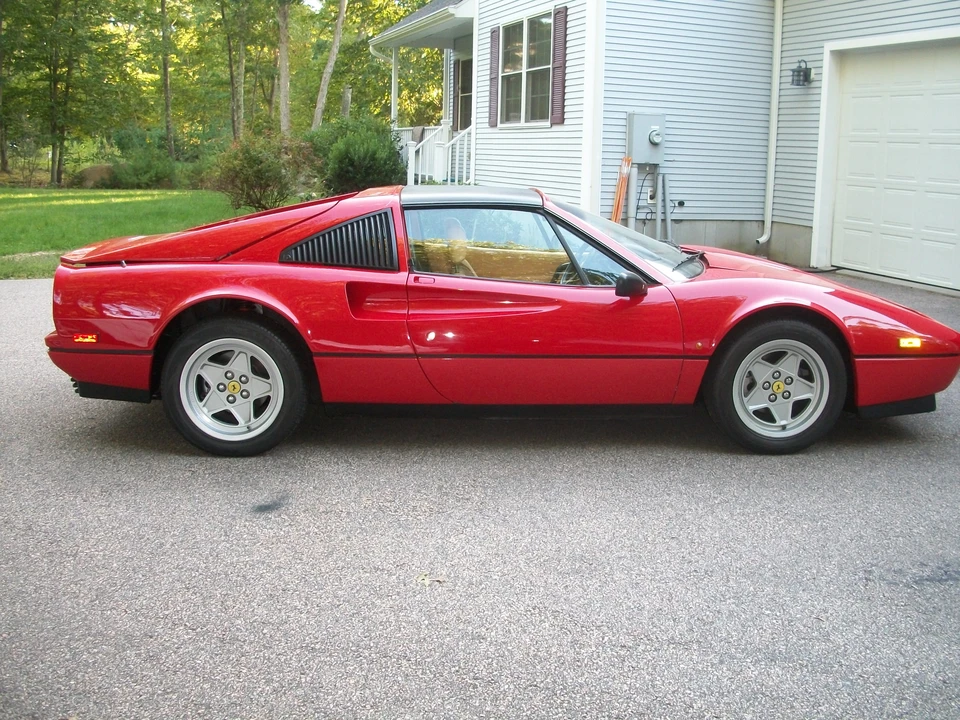 1986 Ferrari 328 GTS - Image 3 of 24