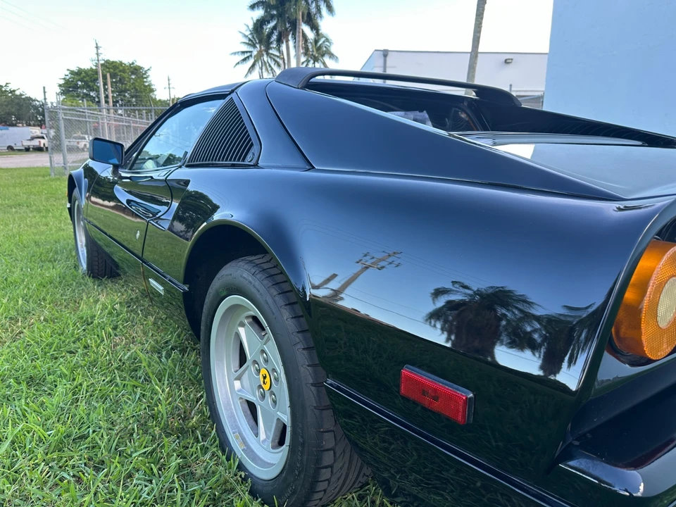 1986 Ferrari 328 GTS - Image 17 of 31