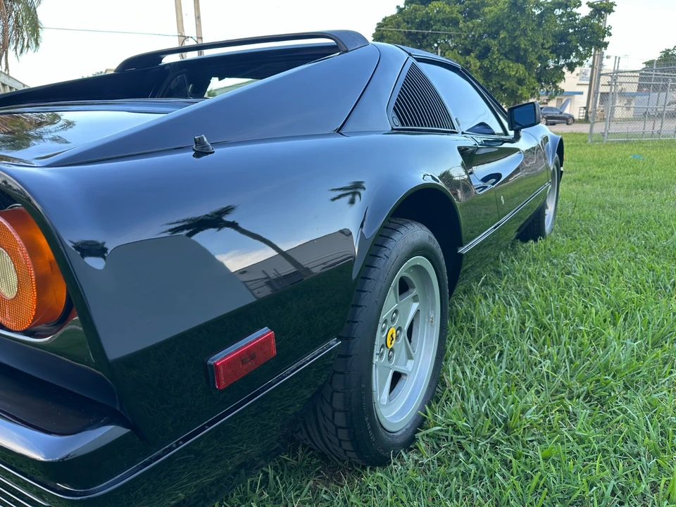 1986 Ferrari 328 GTS - Image 16 of 31