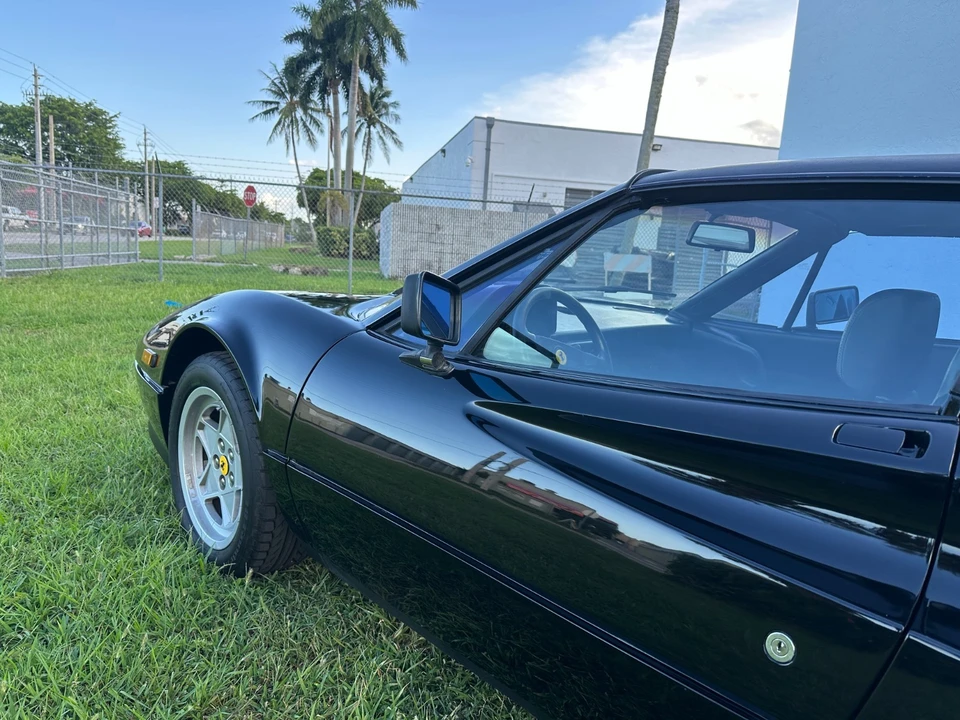 1986 Ferrari 328 GTS - Image 9 of 31