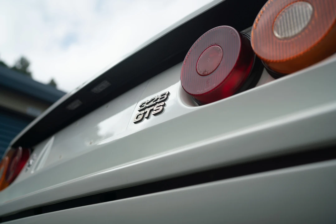 1986 Ferrari 328 GTS - Image 17 of 31