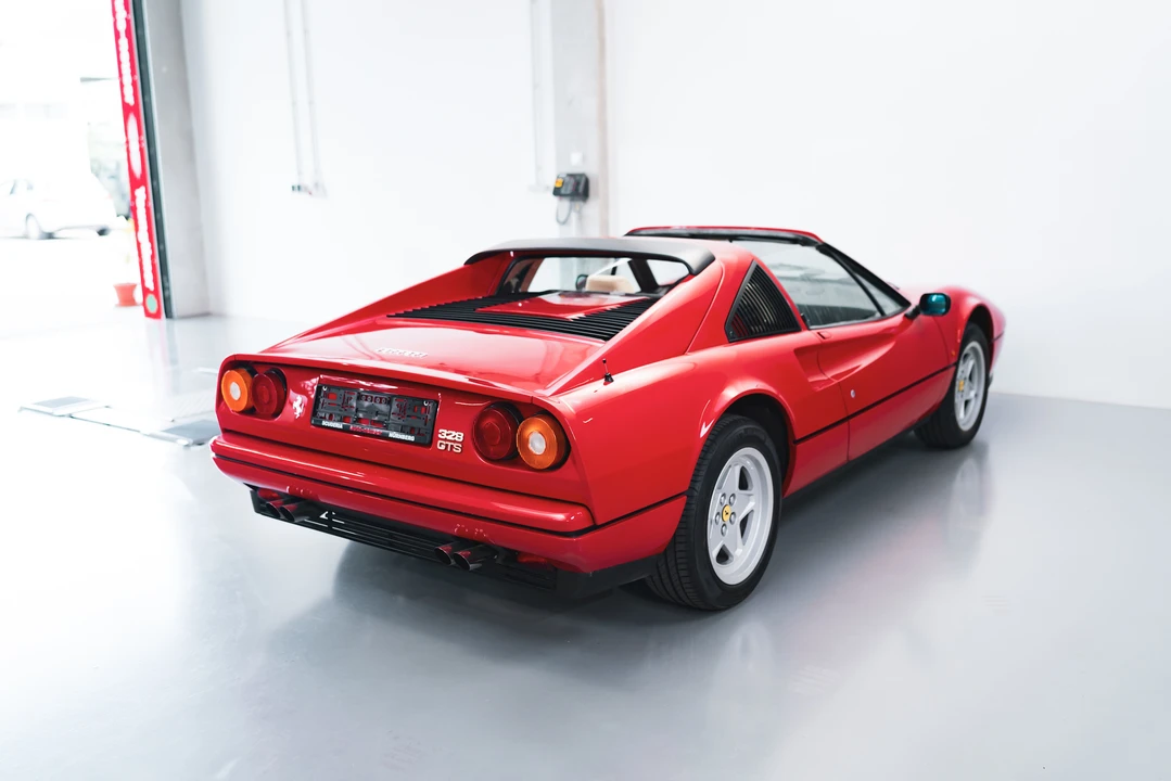 1986 Ferrari 328 GTS - Image 7 of 31