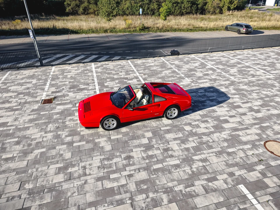 1986 Ferrari 328 GTS - Image 25 of 31