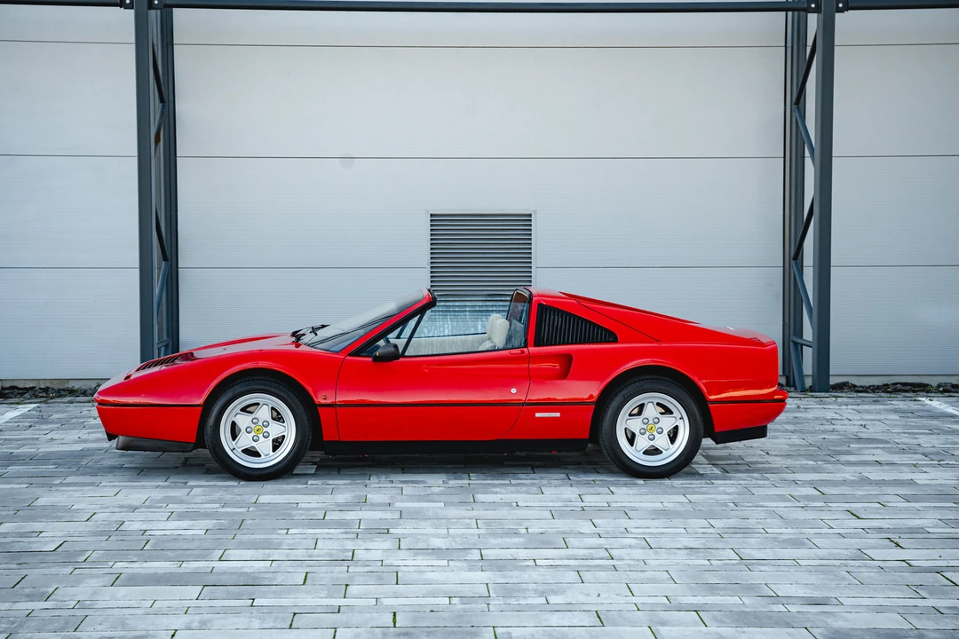 1986 Ferrari 328 GTS - Image 16 of 31