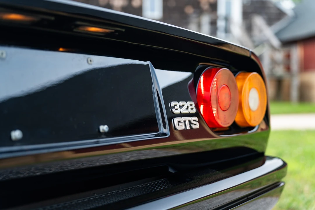 1986 Ferrari 328 - Image 24 of 31