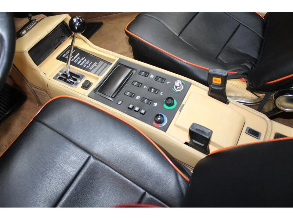 1986 Ferrari Mondial 3.2 - Image 24 of 31