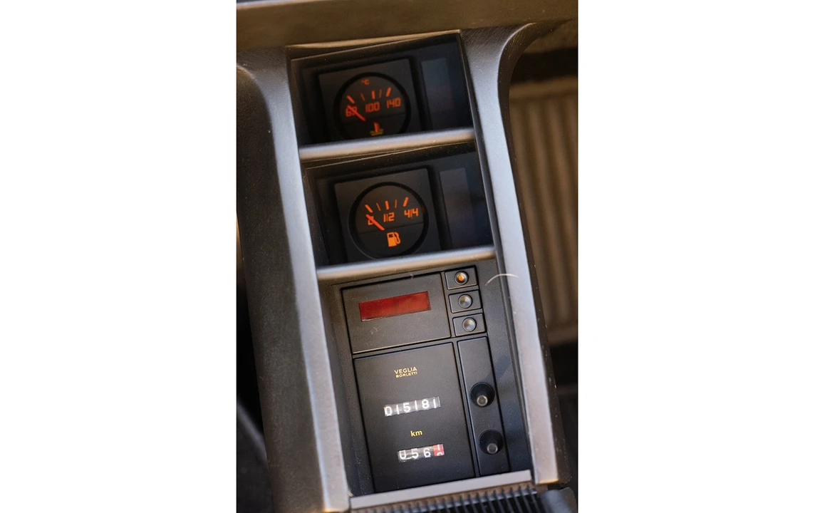 1986 Ferrari Testarossa - Image 21 of 31