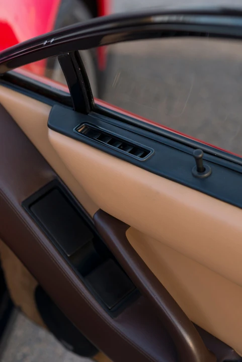 1986 Ferrari Testarossa - Image 27 of 31