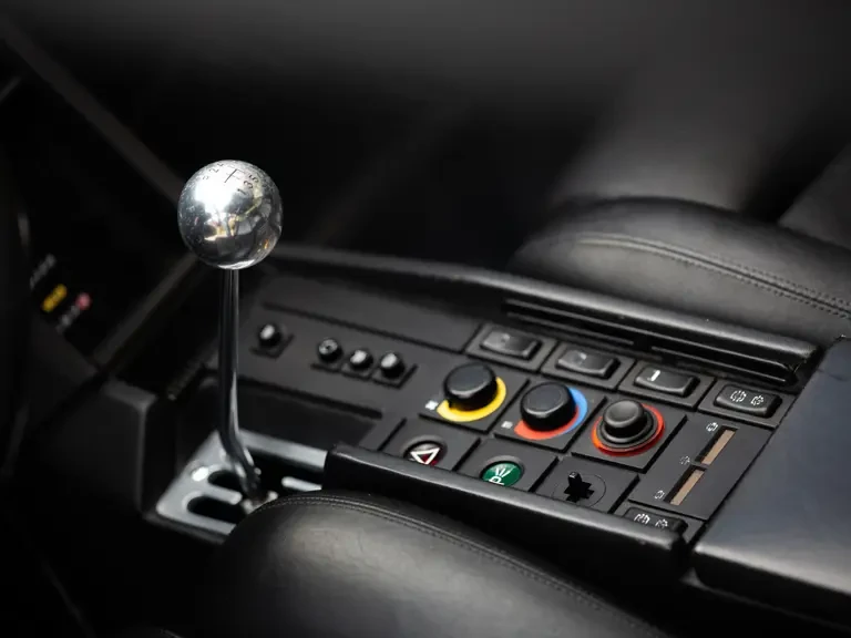 1986 Ferrari Testarossa - Image 27 of 31