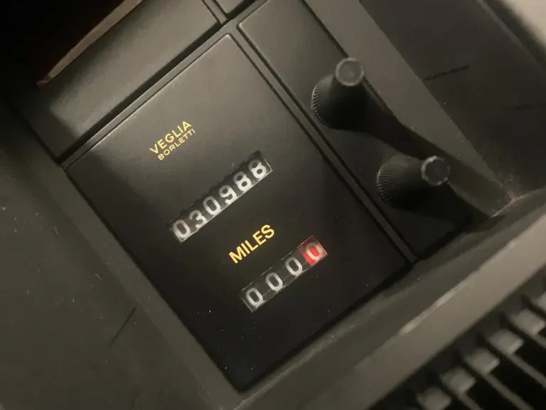 1986 Ferrari Testarossa - Image 23 of 31