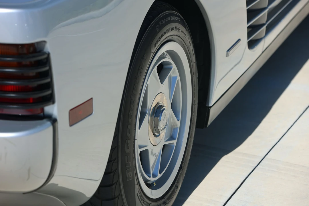 1986 Ferrari Testarossa - Image 26 of 31