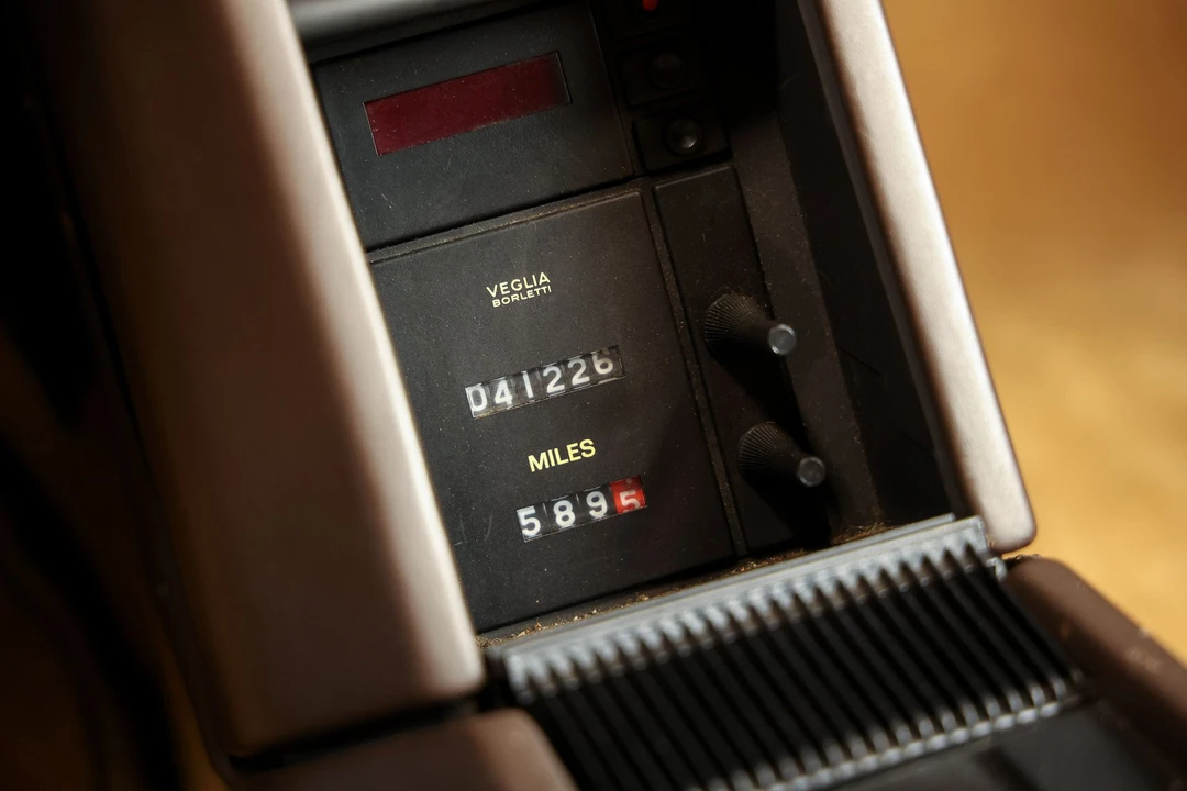 1986 Ferrari Testarossa - Image 10 of 31