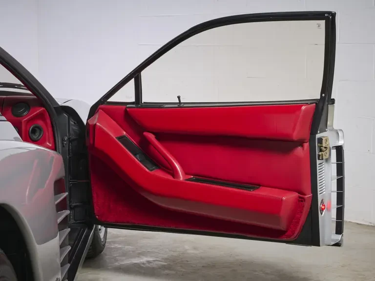 1986 Ferrari Testarossa - Image 25 of 31