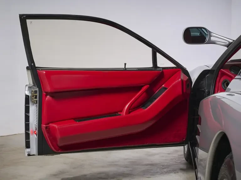 1986 Ferrari Testarossa - Image 24 of 31