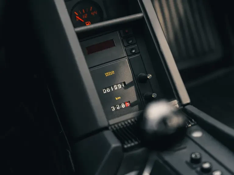 1986 Ferrari Testarossa - Image 18 of 31
