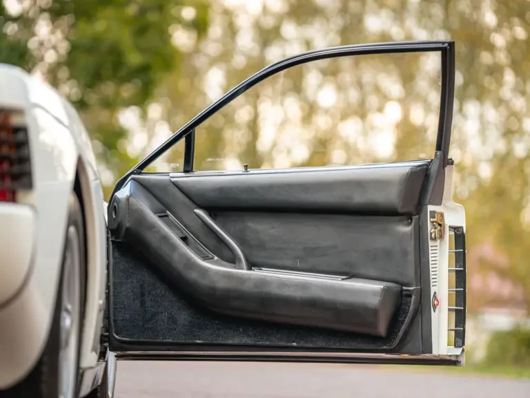 1986 Ferrari Testarossa - Image 16 of 31