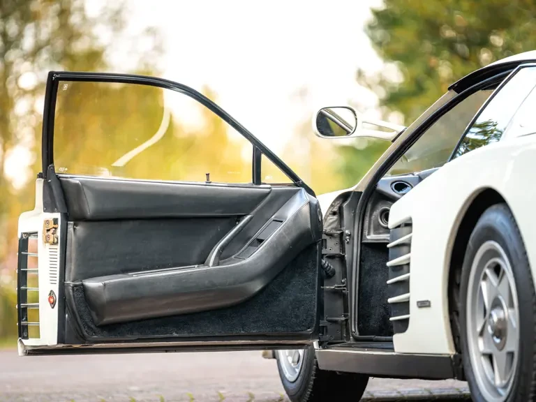 1986 Ferrari Testarossa - Image 15 of 31