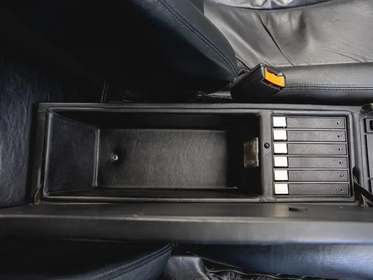 1986 Ferrari Testarossa - Image 25 of 31