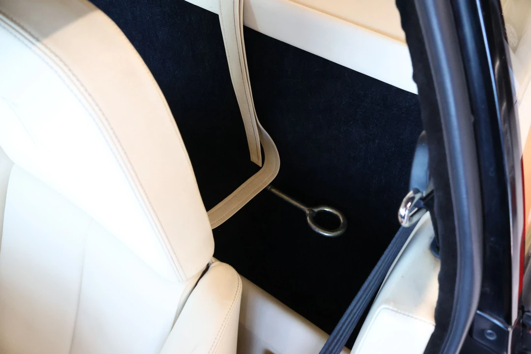 1986 Ferrari Testarossa - Image 26 of 31