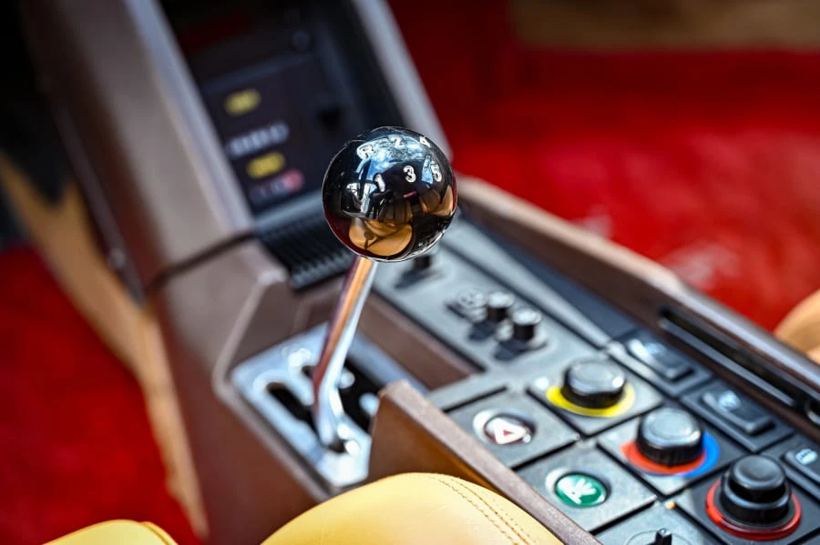 1986 Ferrari Testarossa - Image 28 of 31