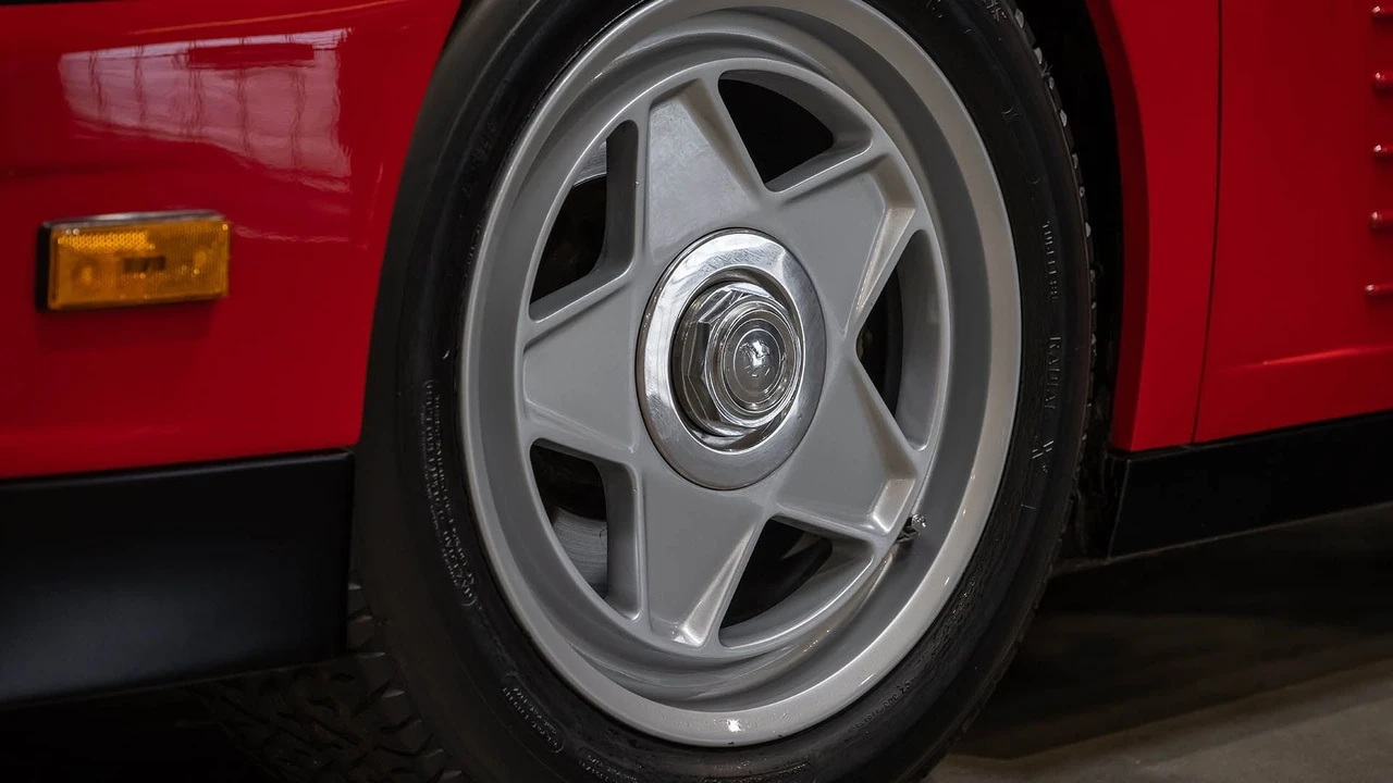 1986 Ferrari Testarossa - Image 26 of 31