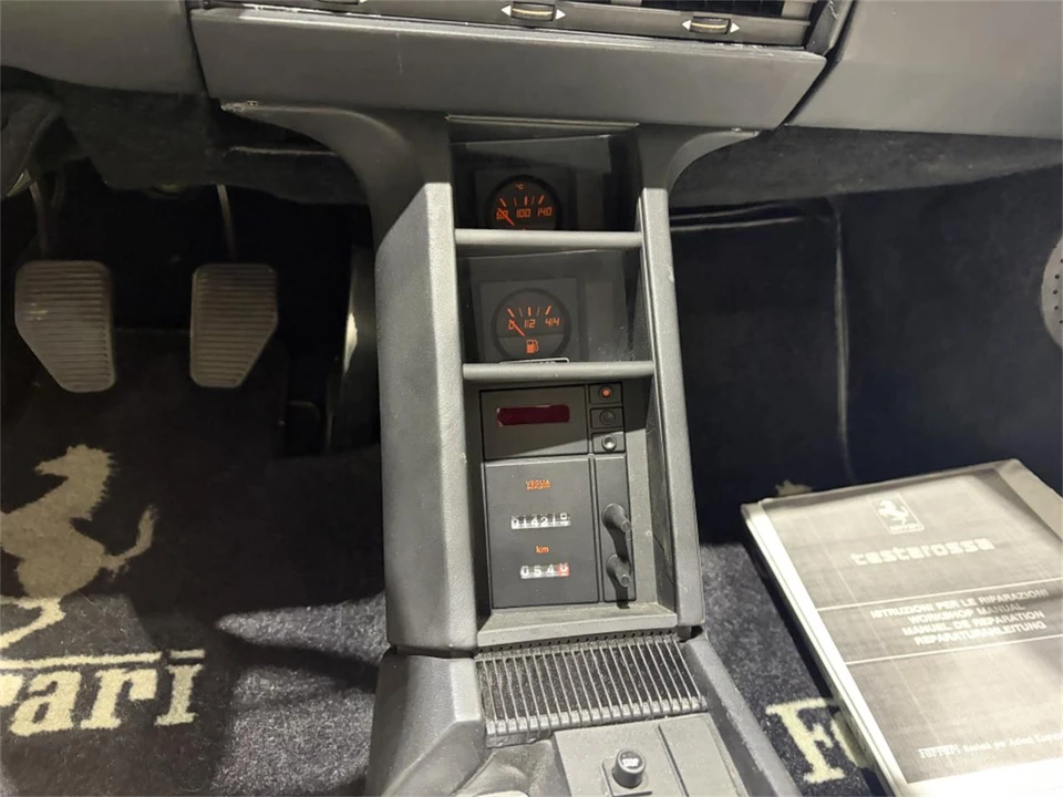 1986 Ferrari Testarossa - Image 26 of 31
