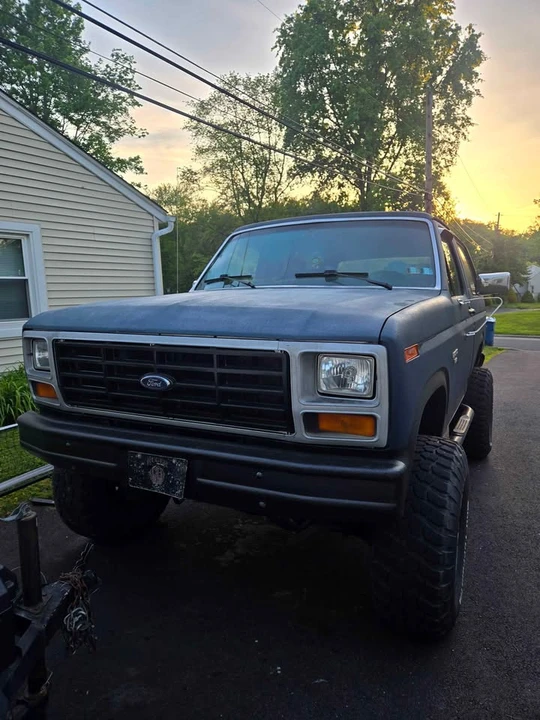 1986 Ford Bronco 3rd Gen - Image 3 of 10