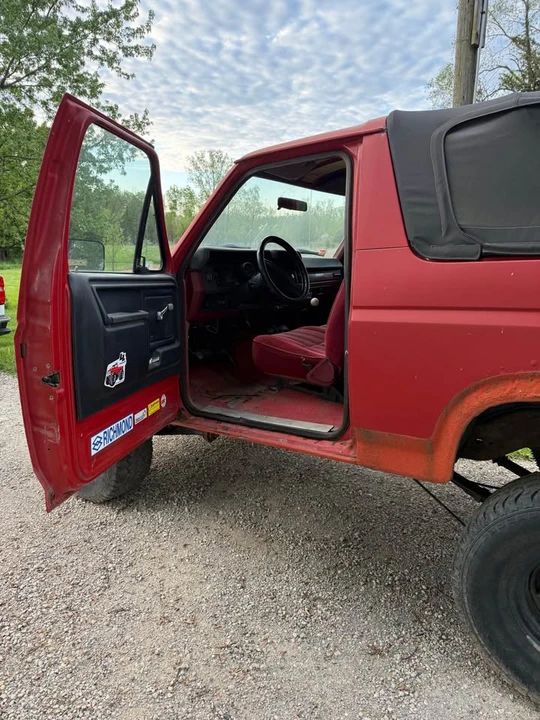 1986 Ford Bronco 3rd Gen - Image 2 of 7