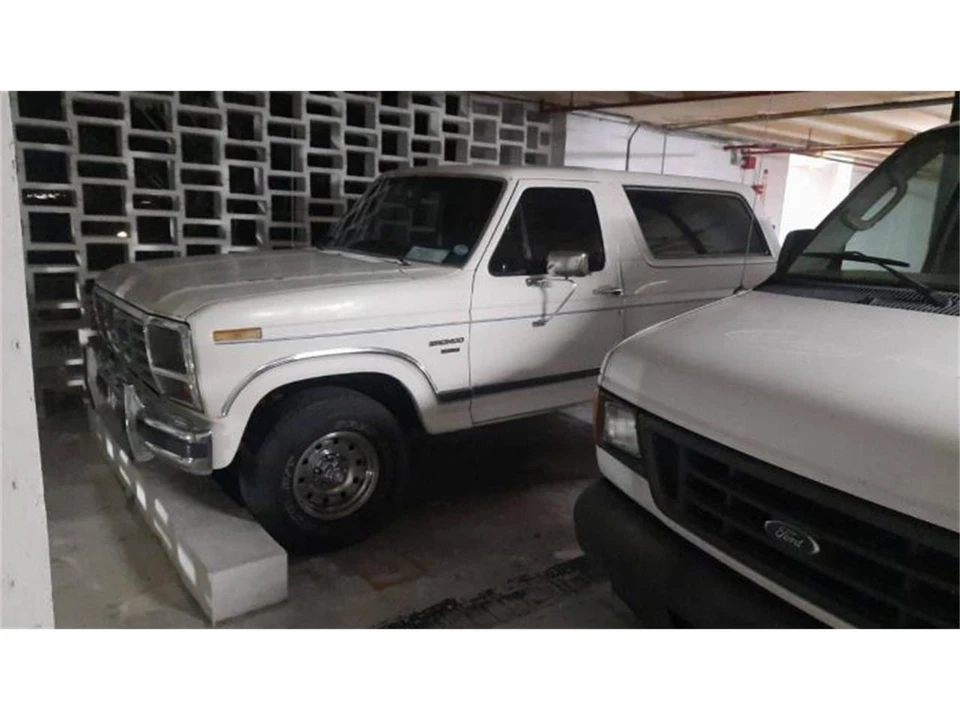 1986 Ford Bronco 3rd Gen - Image 3 of 30