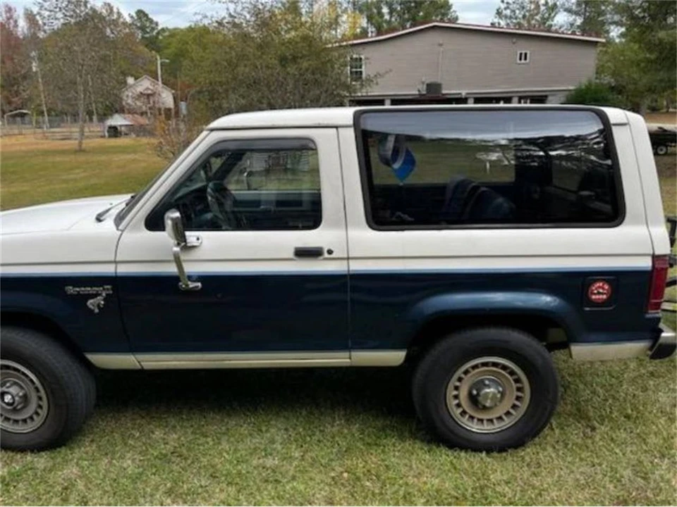 1986 Ford Bronco 3rd Gen - Image 3 of 9