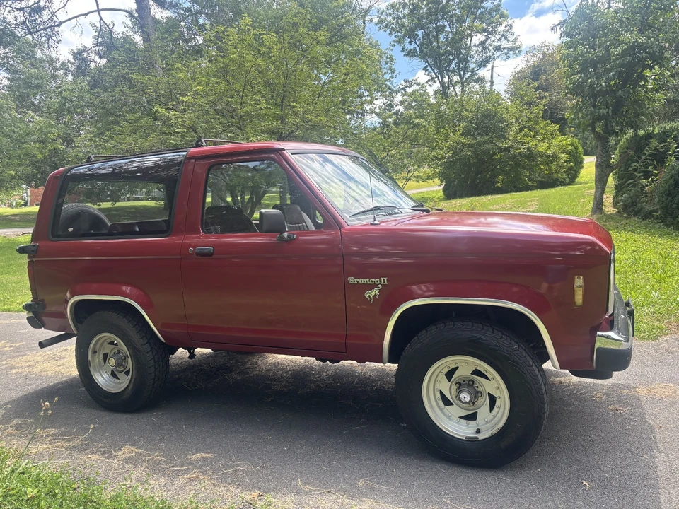 1986 Ford Bronco 3rd Gen - Image 2 of 11