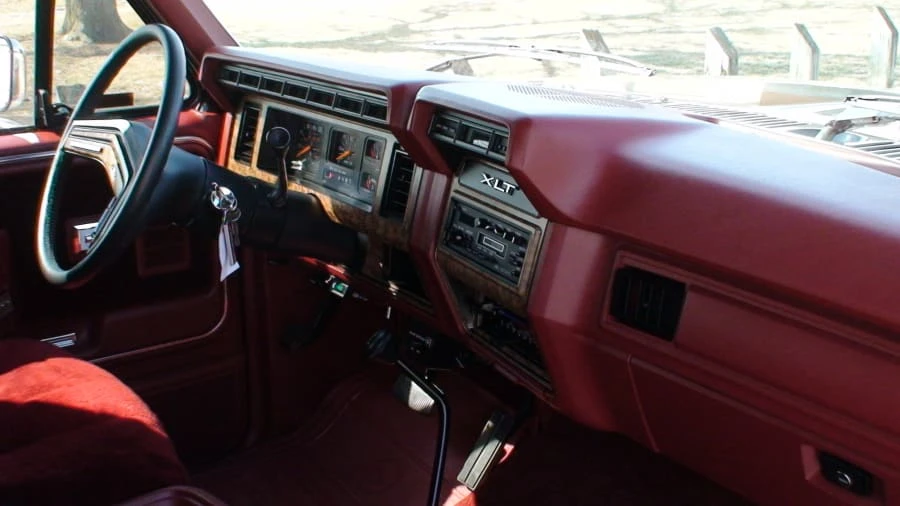 1986 Ford Bronco 3rd Gen - Image 5 of 8