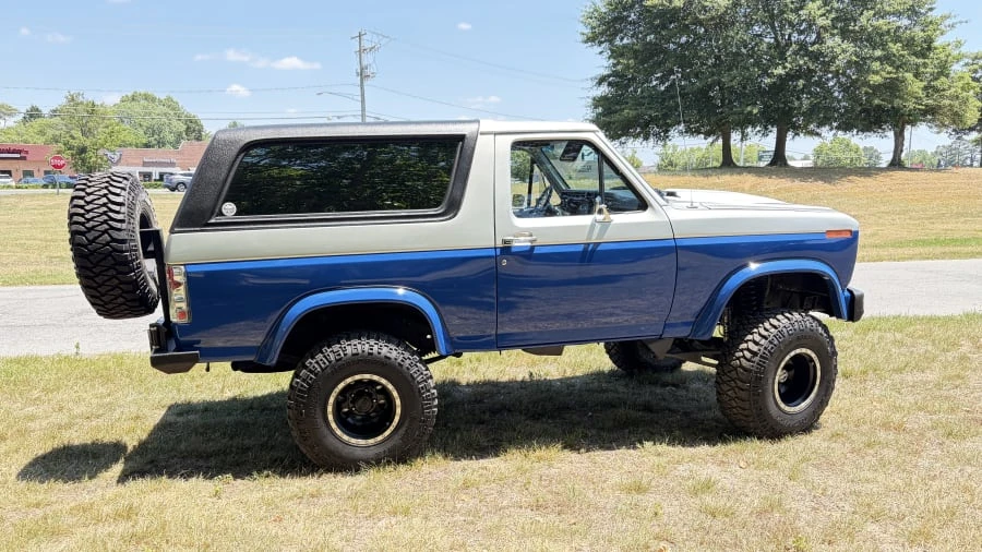 1986 Ford Bronco 3rd Gen - Image 2 of 29