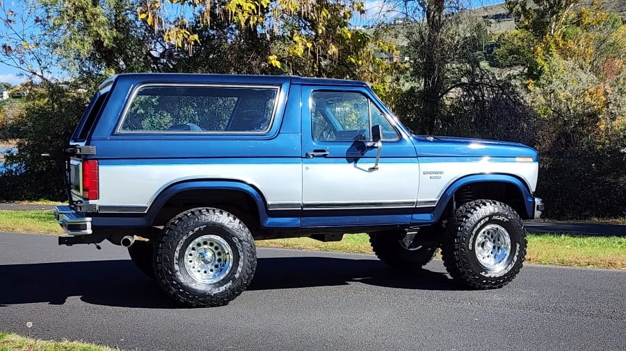 1986 Ford Bronco 3rd Gen - Image 2 of 31