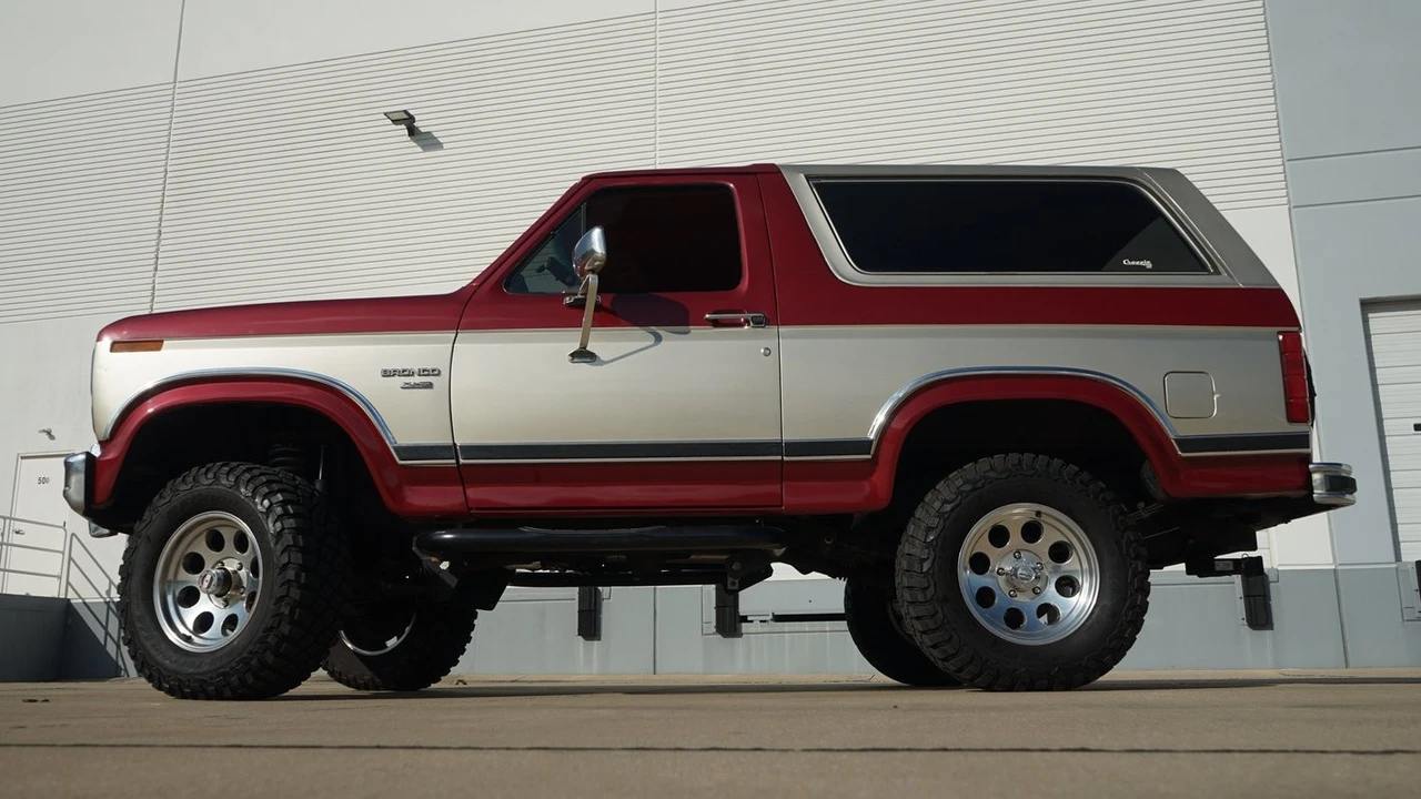 1986 Ford Bronco 3rd Gen - Image 9 of 12