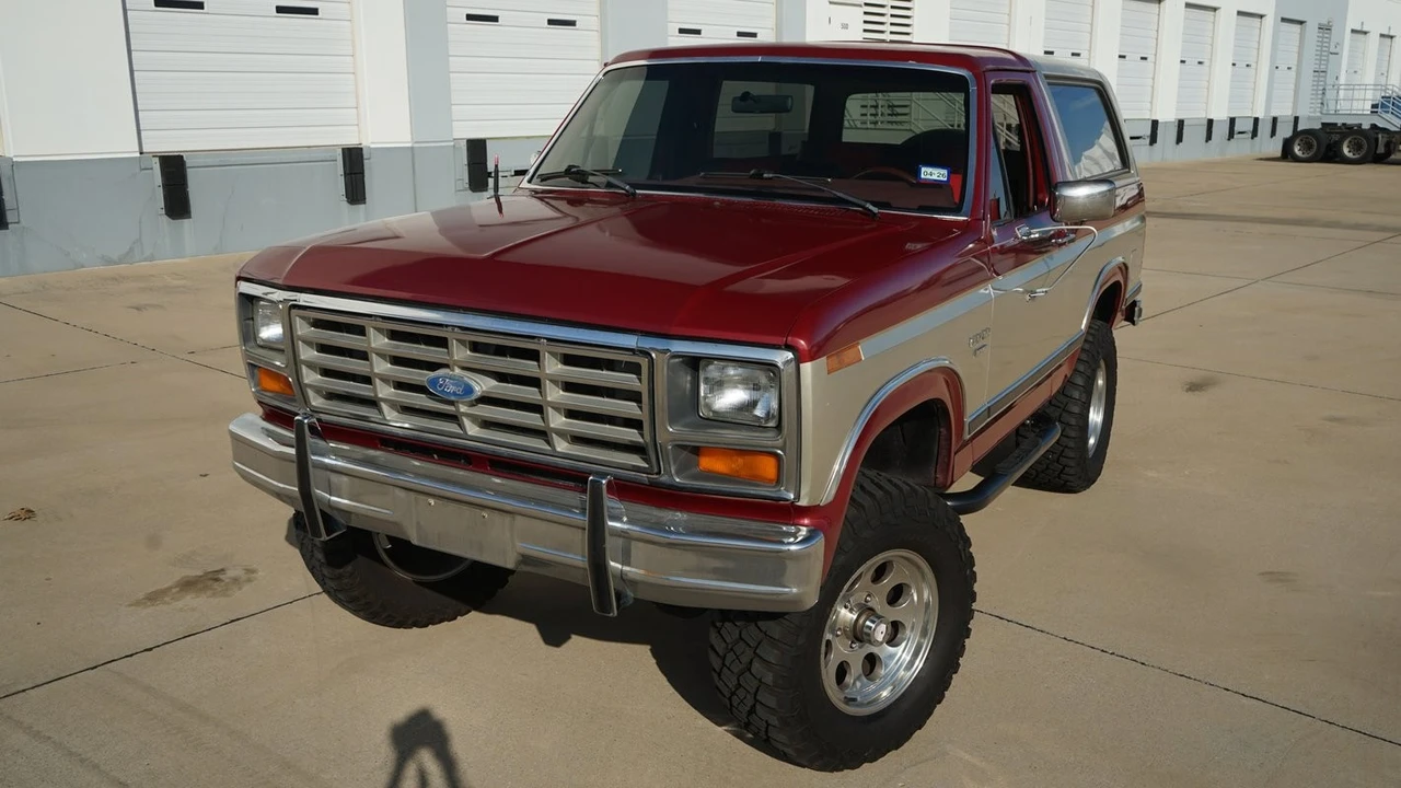 1986 Ford Bronco 3rd Gen - Image 3 of 12