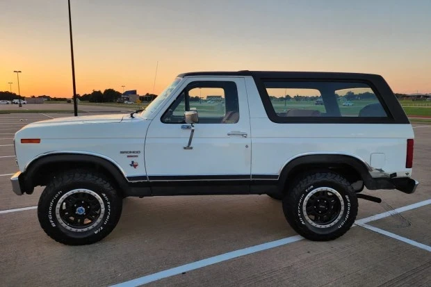 1986 Ford Bronco 3rd Gen - Image 3 of 7