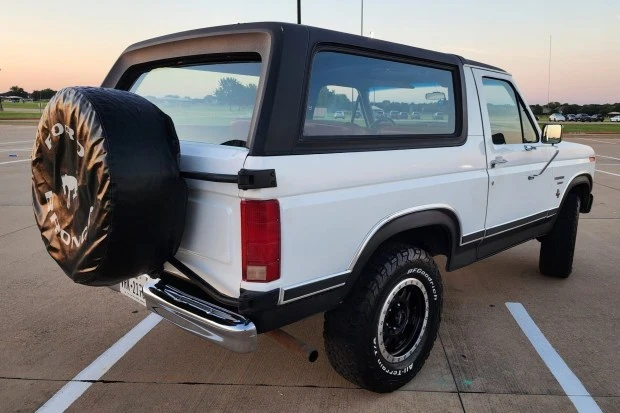 1986 Ford Bronco 3rd Gen - Image 2 of 7