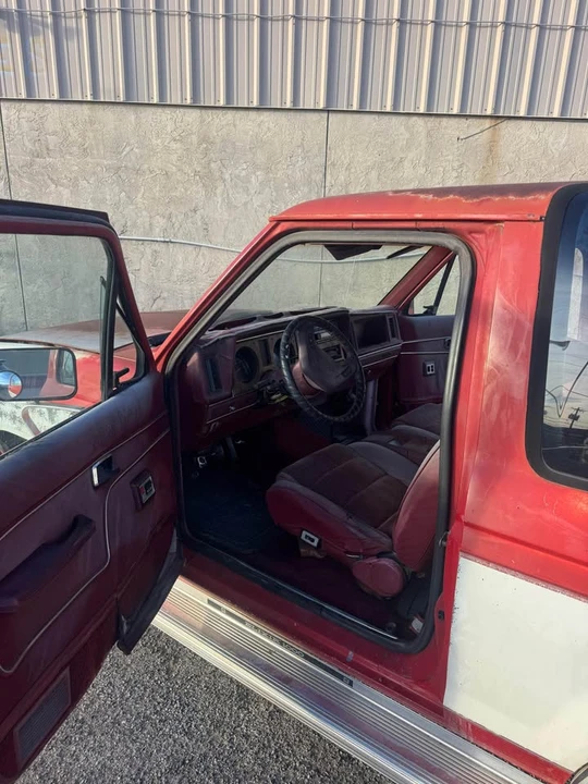 1986 Ford Bronco 3rd Gen - Image 3 of 8