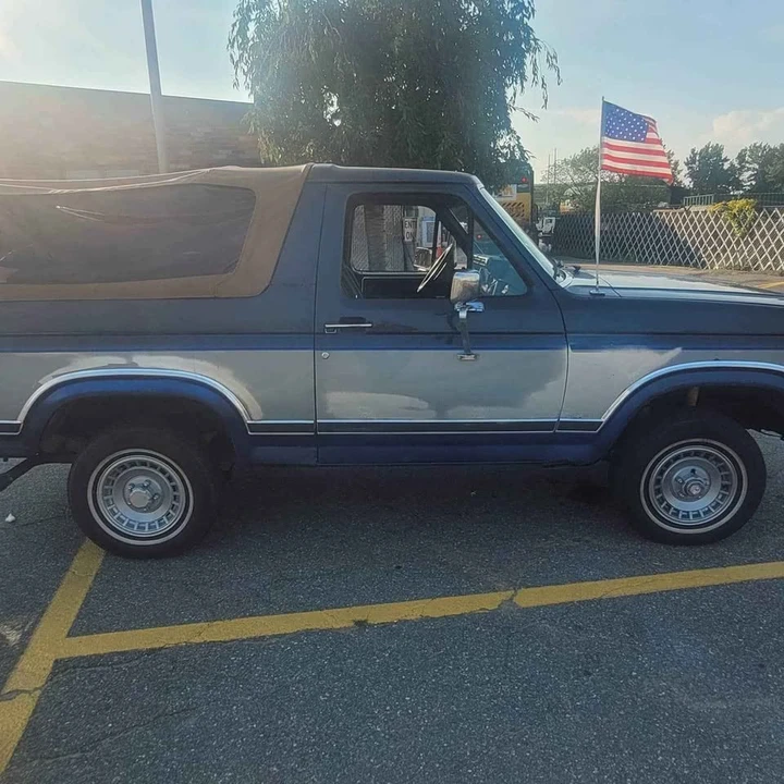 1986 Ford Bronco 3rd Gen - Image 5 of 11