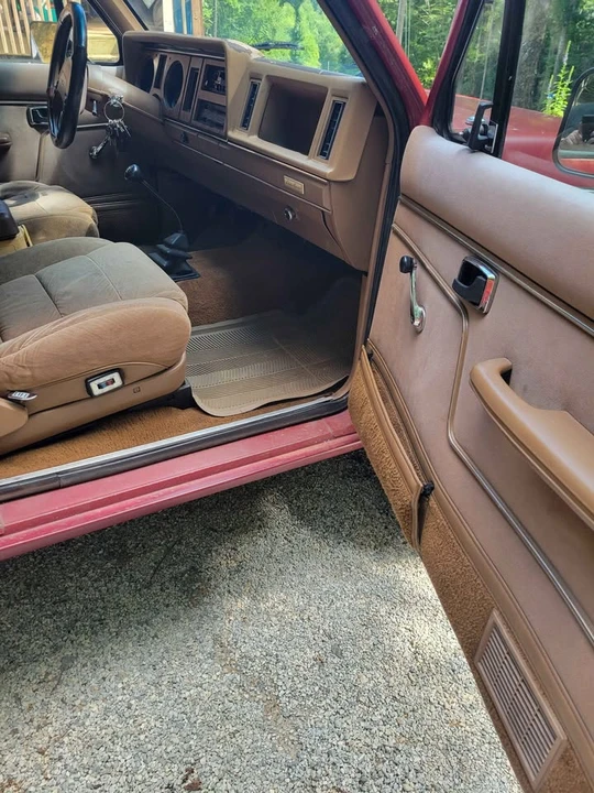 1986 Ford Bronco 3rd Gen - Image 10 of 13