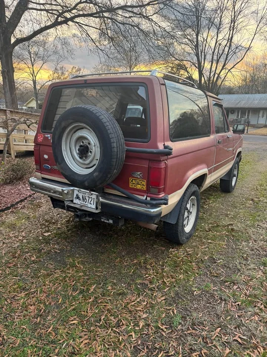 1986 Ford Bronco 3rd Gen - Image 3 of 4