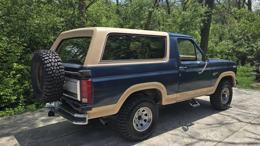 1986 Ford Bronco 3rd Gen - Image 2 of 24