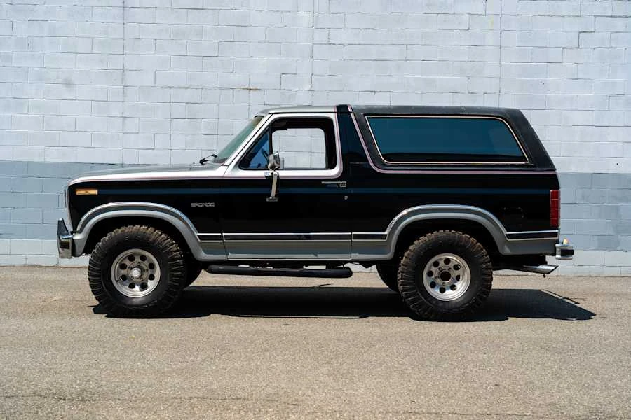 1986 Ford Bronco 3rd Gen - Image 2 of 26