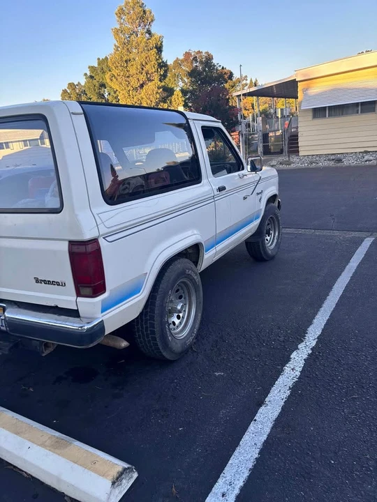 1986 Ford Bronco II - Image 2 of 3