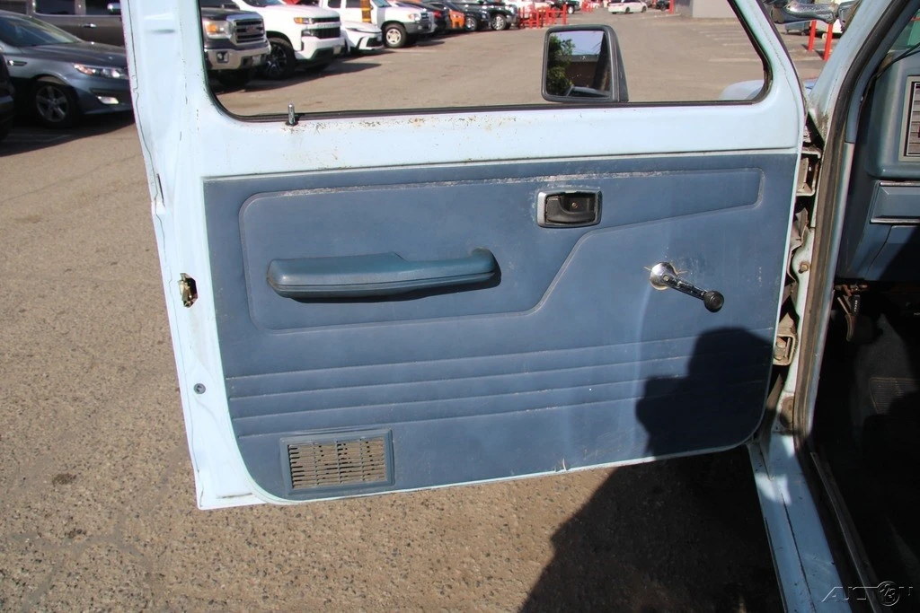 1986 Ford Bronco II - Image 13 of 24